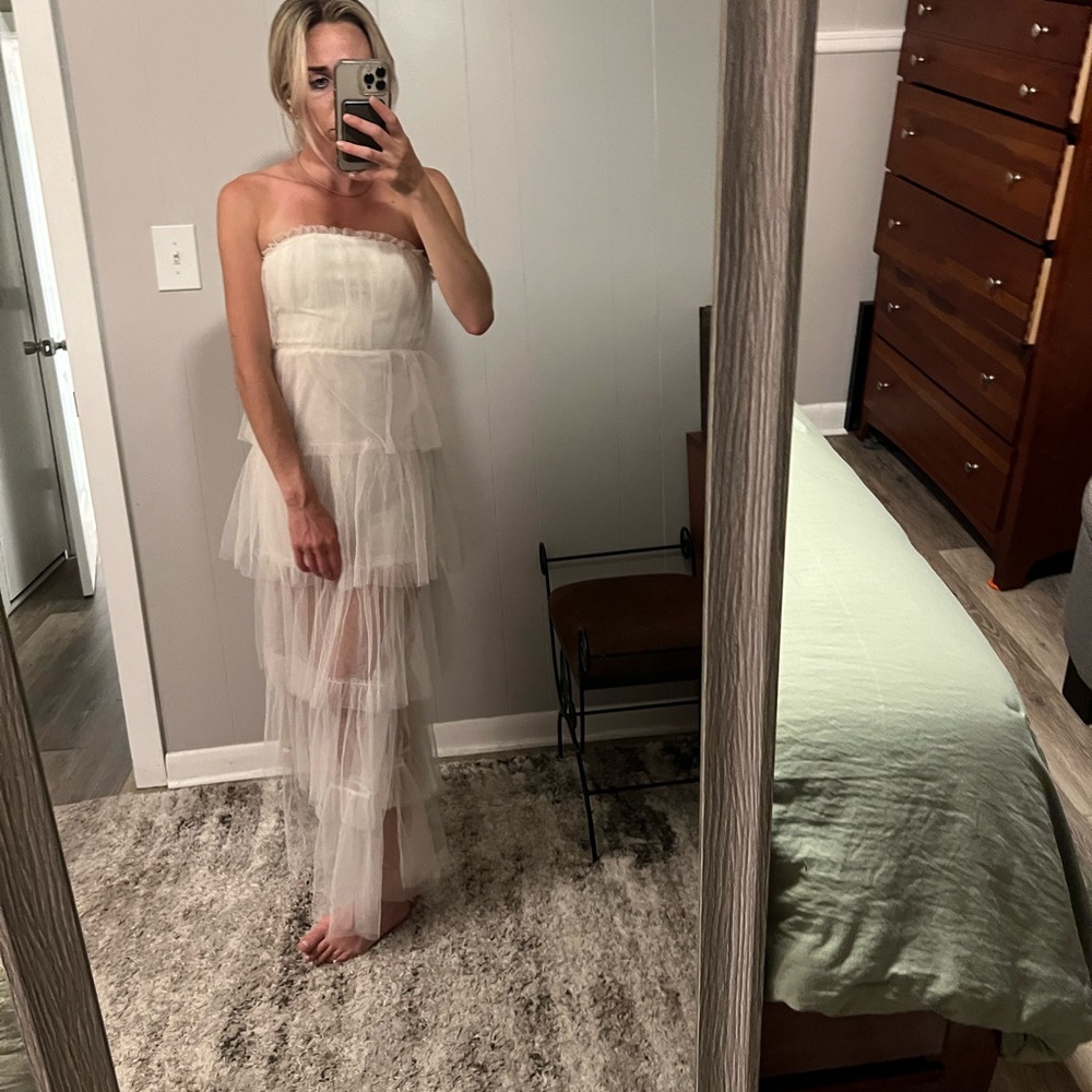 Le Lis Ivory Ruffled Dress